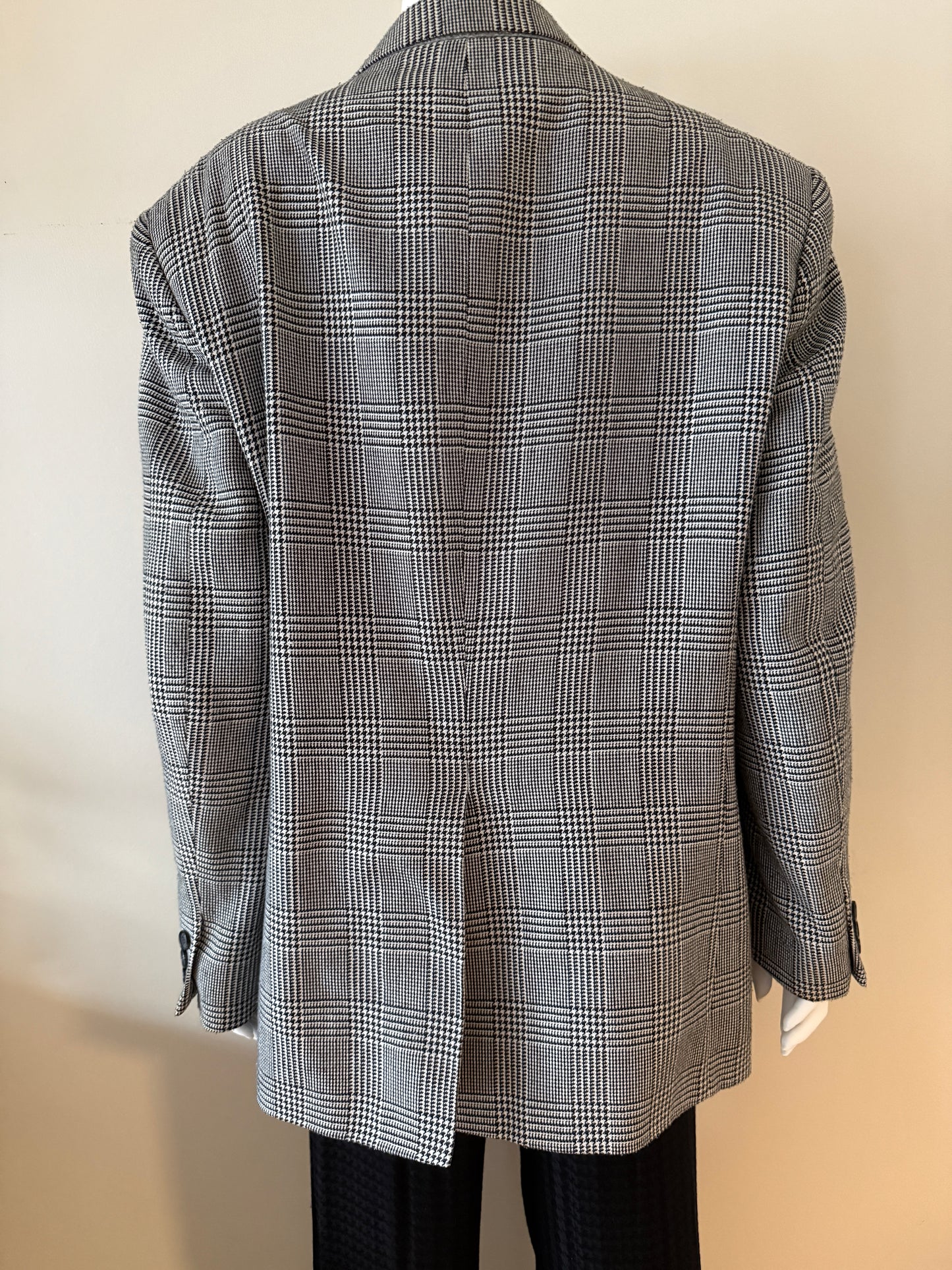 Oversized houndstooth checkered vintage blazer