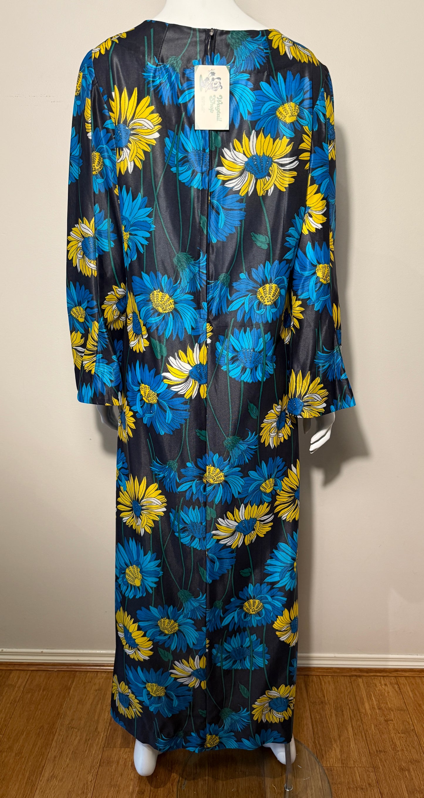 Vintage 1970s floral flared sleeve maxi dress