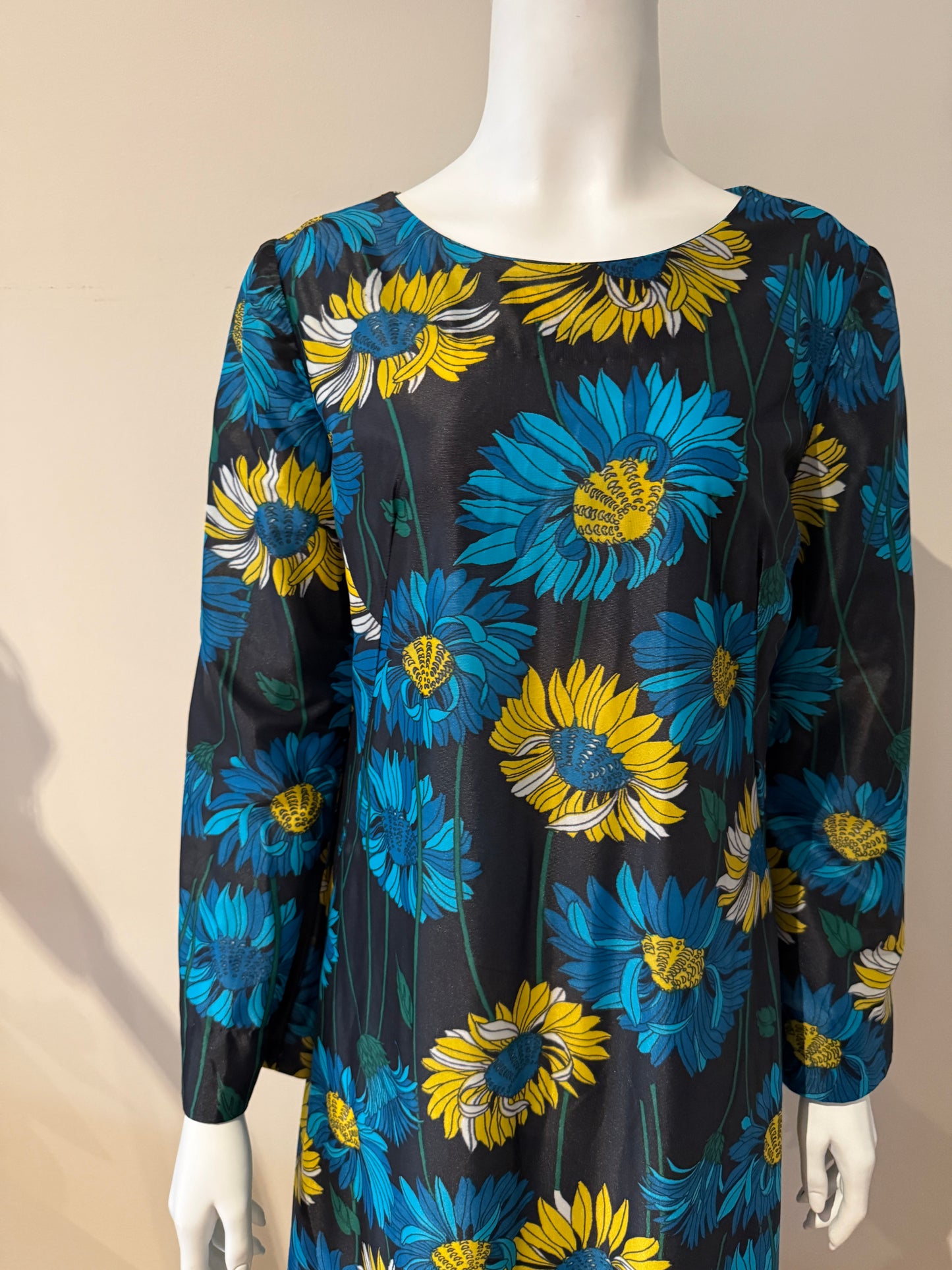 Vintage 1970s floral flared sleeve maxi dress